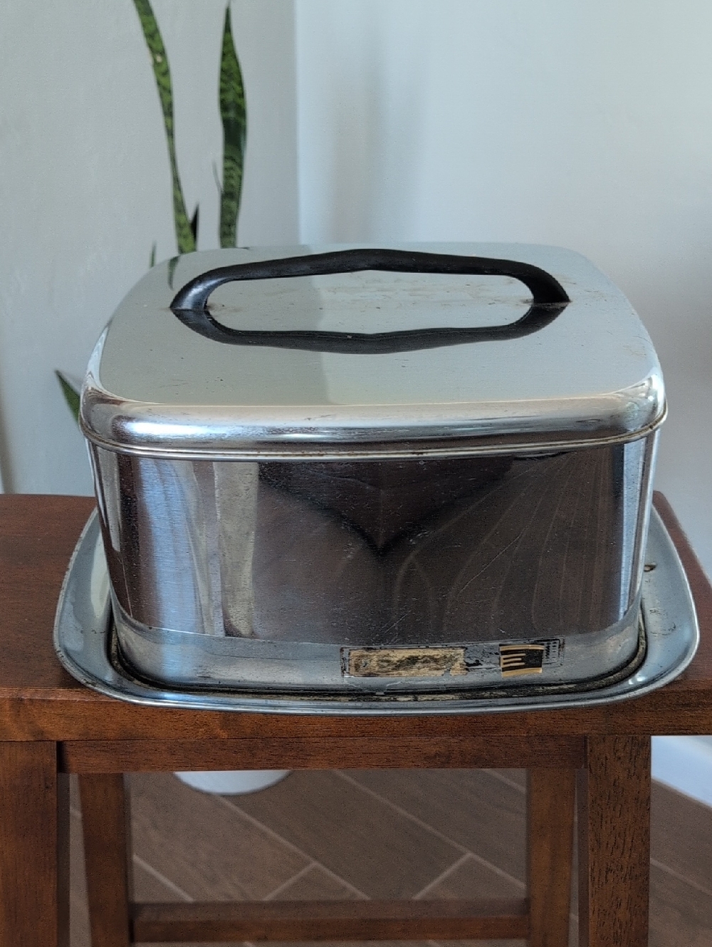 Vintage Aged Retro lincoln Beautyware Chrome Cake Carrier MCM Side Latches